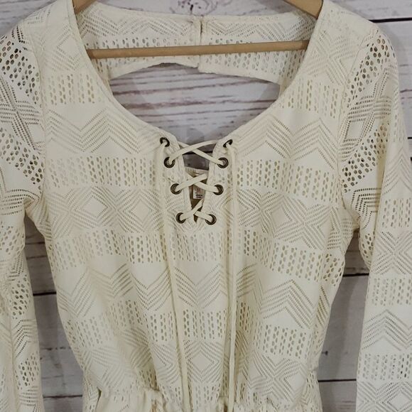 Love Fire, Cream Lace up Crochet Romper, Medium - Picture 3 of 9